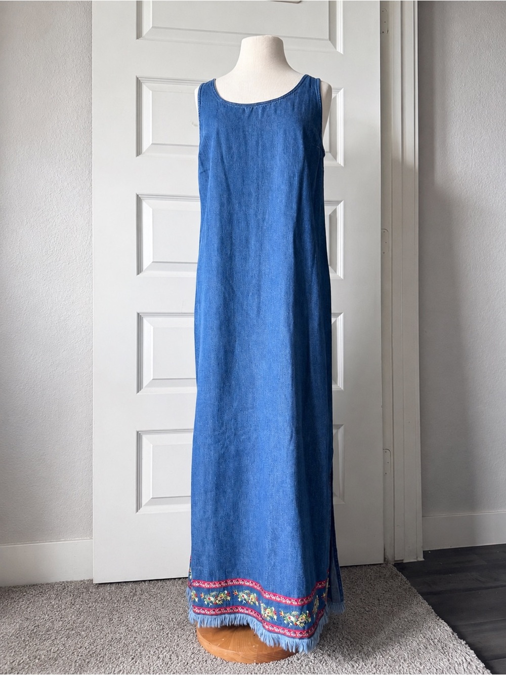 Vintage 90’s Amanda Lane Denim Maxi Dress Size 14 Embroidered Floral Fringe Side